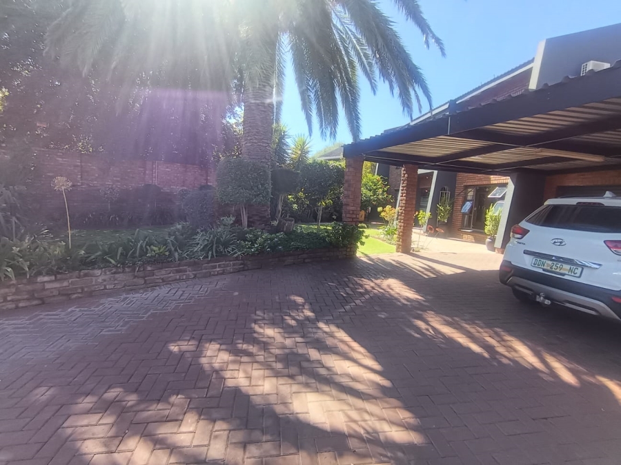 4 Bedroom Property for Sale in Hillcrest Northern Cape